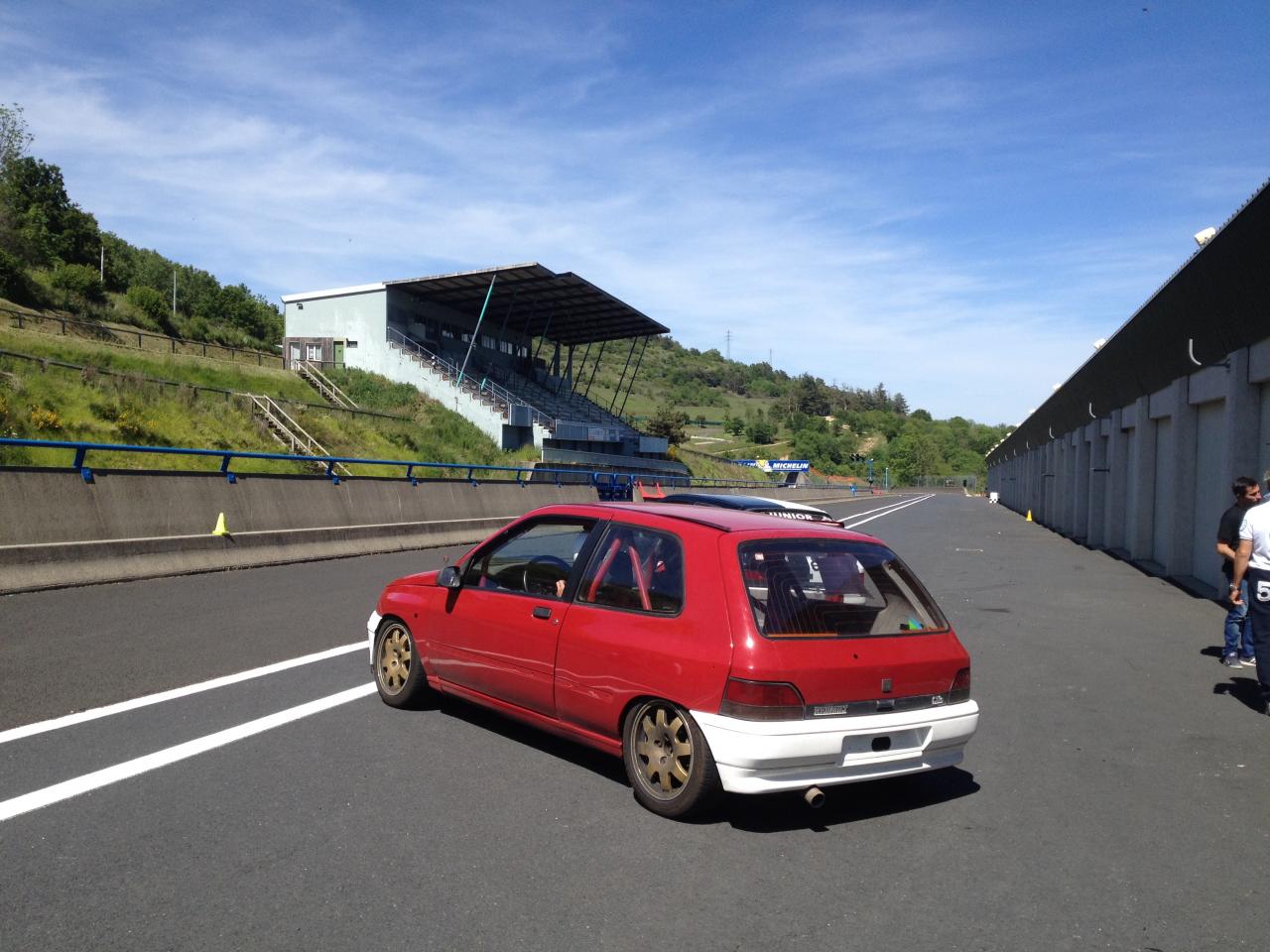 premiers essais chrono Circuit de Charrade 